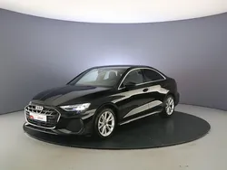 Zwart Gebruikt 2024 Audi A3 S-Line Sedan | € 35.900