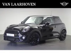 Midnight black (donker zwart metallic) Gebruikt 2020 Mini Cooper Hatchback | € 21.950 (Duur)