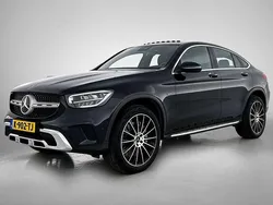 Zwart, metallic lak Gebruikt 2020 Mercedes GLC300e Premium Coupé | € 41.995 (Eerlijke prijs)