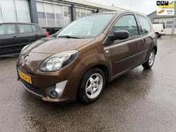 Bruin Gebruikt 2010 Renault Twingo Authentique Hatchback | € 1.950 (Eerlijke prijs)