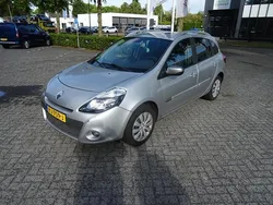 Grijs Gebruikt 2012 Renault Clio GrandTour Authentique Stationwagen | € 1.350