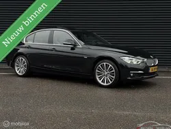 Zwart Gebruikt 2019 BMW 320 Luxury Line Sedan | € 23.450 (Goede deal)