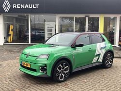 Vert pop (groen metallic) Gebruikt 2024 Renault R5 Techno Hatchback | € 27.950 (Goede deal)