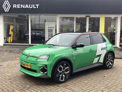 Vert pop (groen metallic) Gebruikt 2024 Renault R5 Techno Hatchback | € 33.950 (Eerlijke prijs)