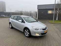 Grijs (metallic) Gebruikt 2011 Opel Astra Edition Stationwagen | € 2.950 (Goede deal)