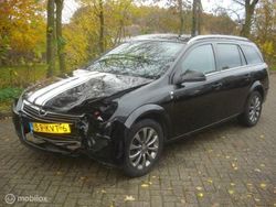 Zwart, metallic lak Gebruikt 2010 Opel Astra Edition Stationwagen | € 975 (Super prijs)