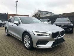 Zilver Gebruikt 2018 Volvo V60 Momentum Stationwagen | € 33.500 (Goede deal)