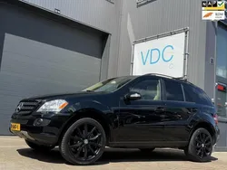 Zwart Gebruikt 2006 Mercedes 350 SUV | € 10.945 (Goede deal)