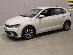 Grijs Gebruikt 2024 VW Polo Life Hatchback | € 19.995 (Goede deal)