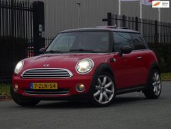 Rood Gebruikt 2009 Mini Cooper Hatchback | € 3.999 (Eerlijke prijs)