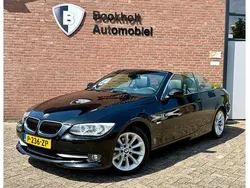 Zwart, metallic lak Gebruikt 2012 BMW 320 Cabriolet Comfort Edition Cabriolet | € 18.950 (Duur)