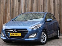Blauw Gebruikt 2016 Hyundai i30 Comfort Hatchback | € 13.950 (Eerlijke prijs)
