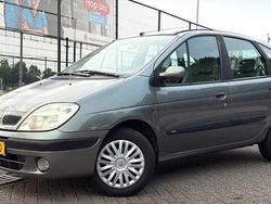 Grijs Gebruikt 2002 Renault Scénic Authentique MPV | € 699 (Goede deal)