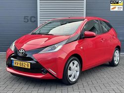 Rood Gebruikt 2017 Toyota Aygo X-cite Hatchback | € 6.950 (Goede deal)