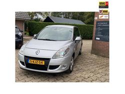 Grijs Gebruikt 2010 Renault Scénic III MPV | € 7.494 (Eerlijke prijs)
