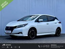 Pearl white premium metallic (wit metallic) Gebruikt 2023 Nissan Leaf Tekna Hatchback | € 23.485 (Eerlijke prijs)