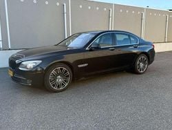 Zwart Gebruikt 2009 BMW 740 Sedan | € 14.999 (Goede deal)