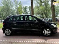 Zwart, metallic lak Gebruikt 2008 Mercedes B200 MPV | € 2.899 (Goede deal)
