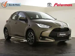 Groen Gebruikt 2023 Toyota Yaris Hybrid Hatchback | € 22.899 (Eerlijke prijs)