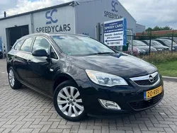 Zwart Gebruikt 2011 Opel Astra Cosmo Stationwagen | € 2.949 (Eerlijke prijs)
