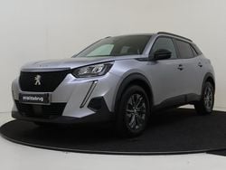 Grijs, metallic lak Gebruikt 2023 Peugeot 2008 Style SUV | € 19.925 (Eerlijke prijs)