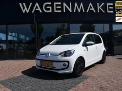 Wit, metallic lak Gebruikt 2016 VW up! high up! Hatchback | € 7.450 (Eerlijke prijs)