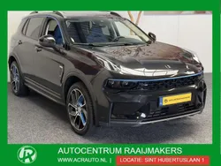 Zwart, metallic lak Gebruikt 2022 Lynk & Co 01 SUV | € 25.140 (Goede deal)