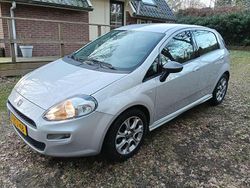 Zilver Gebruikt 2015 Fiat Punto Young Hatchback | € 6.000 (Eerlijke prijs)