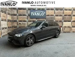 Grijs, metallic lak Gebruikt 2023 Mercedes C300e AMG line Stationwagen | € 45.845 (Goede deal)
