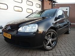 Zwart Gebruikt 2006 VW Golf V Hatchback | € 1.850 (Eerlijke prijs)