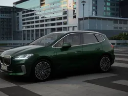 Groen Nieuw 2025 BMW 225 Active Tourer Luxury Line MPV | € 62.791 (Eerlijke prijs)
