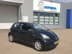 Zwart Gebruikt 2008 Toyota Aygo Hatchback | € 1.750 (Eerlijke prijs)