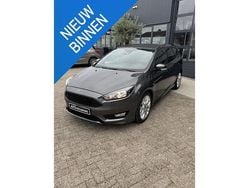 Grijs Gebruikt 2017 Ford Focus ST-Line Stationwagen | € 10.999 (Eerlijke prijs)