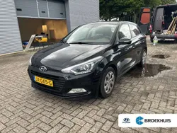 Zwart, metallic lak Gebruikt 2017 Hyundai i20 Comfort Hatchback | € 9.400 (Eerlijke prijs)