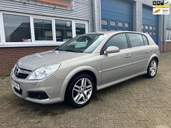 Grijs Gebruikt 2007 Opel Signum Executive Hatchback | € 995 (Eerlijke prijs)