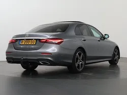 Grijs Gebruikt 2022 Mercedes E200 AMG line Sedan | € 45.850 (Goede deal)