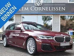 Rood Gebruikt 2022 BMW 530e Comfort Edition Stationwagen | € 49.950 (Iets duurder)