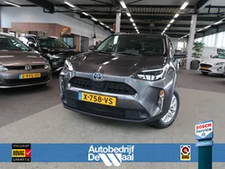 Grijs, metallic lak Gebruikt 2024 Toyota Yaris Cross Active SUV | € 28.350 (Goede deal)