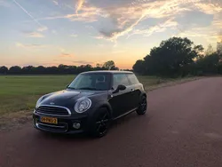 Zwart Gebruikt 2011 Mini Cooper Hatchback | € 5.750 (Eerlijke prijs)