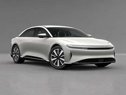 Wit Nieuw 2025 Lucid Air Pure Sedan | € 93.070