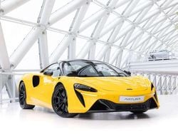 Geel Gebruikt 2023 McLaren Artura Coupé | € 239.950