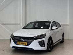 Wit Gebruikt 2016 Hyundai Ioniq Premium Hatchback | € 12.900 (Eerlijke prijs)