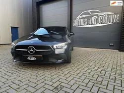 Zwart Gebruikt 2022 Mercedes CLA200 Luxury Stationwagen | € 25.950 (Goede deal)