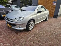 Grijs Gebruikt 2003 Peugeot 206 CC Cabriolet | € 999 (Goede deal)
