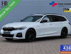Wit Gebruikt 2020 BMW 330 Executive Stationwagen | € 31.845 (Iets duurder)
