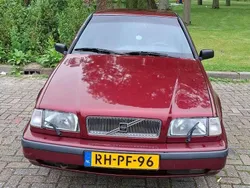 Rood Gebruikt 1997 Volvo 440 Sedan | € 1.250