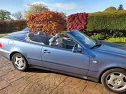 Blauw Gebruikt 1999 Mercedes CLK320 Elegance Cabriolet | € 2.300
