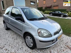 Grijs Gebruikt 2001 Toyota Yaris Sol Hatchback | € 2.895 (Iets duurder)