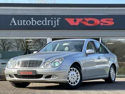Grijs, metallic lak Gebruikt 2002 Mercedes E240 Elegance Sedan | € 7.900 (Eerlijke prijs)