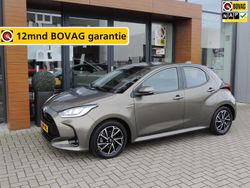 Grijs Gebruikt 2021 Toyota Yaris Hybrid Business Edition Hatchback | € 19.490 (Eerlijke prijs)